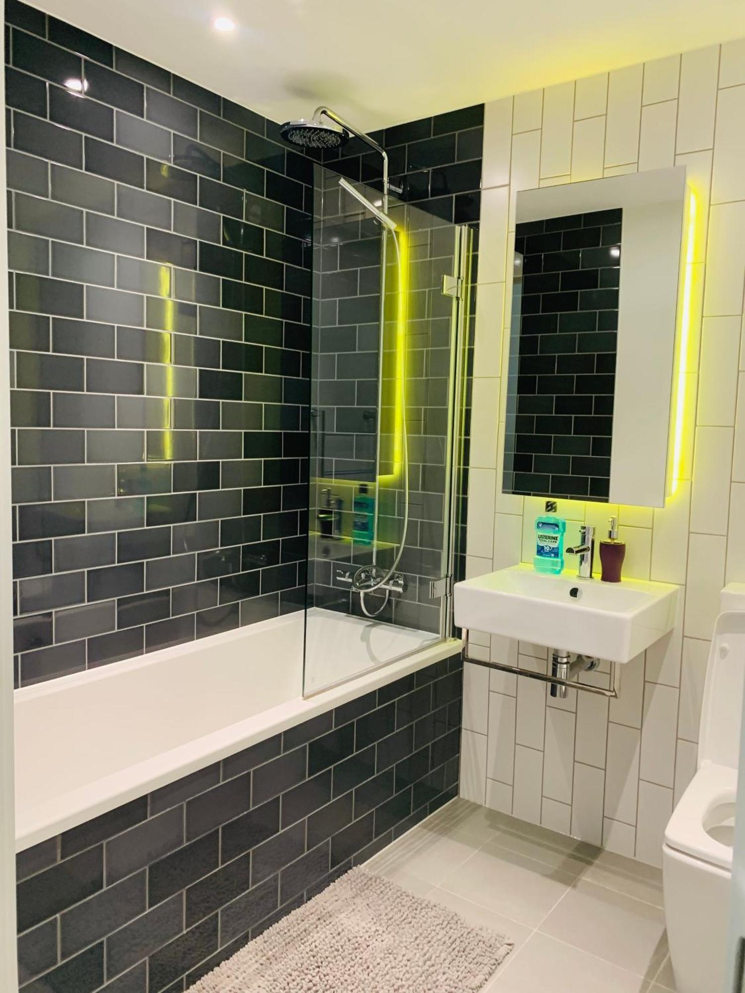 לונדון Lush Living - Double Room With Private Bathroom מראה חיצוני תמונה