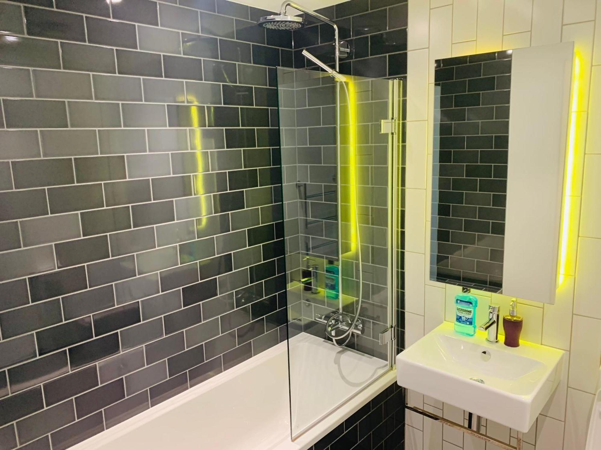 לונדון Lush Living - Double Room With Private Bathroom מראה חיצוני תמונה
